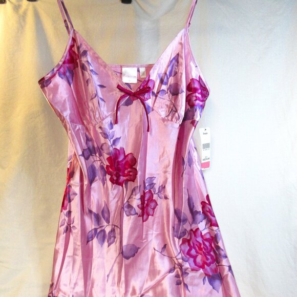 NOS~ENCHANTING SIZE MEDIUM FLORAL 100% POLYESTER (SILK LOOK) BABY DOLL NIGHTGOWN - Picture 1 of 10